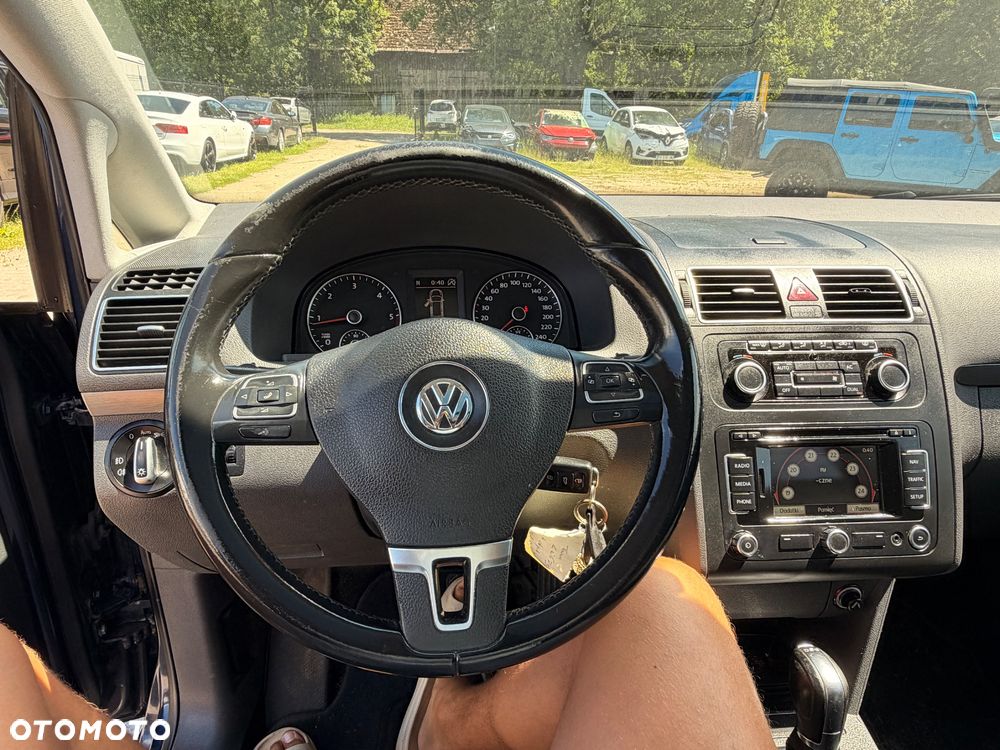Volkswagen Touran 1.6 TDI DPF BlueMotion Technology DSG Highline - 27
