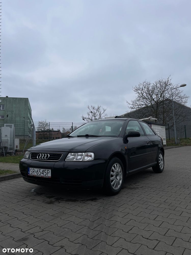 Audi A3 3-drzwiowe 1.6 Ambiente - 1