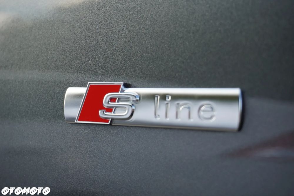 Audi A4 Avant 40 TDI quattro S tronic S line - 38