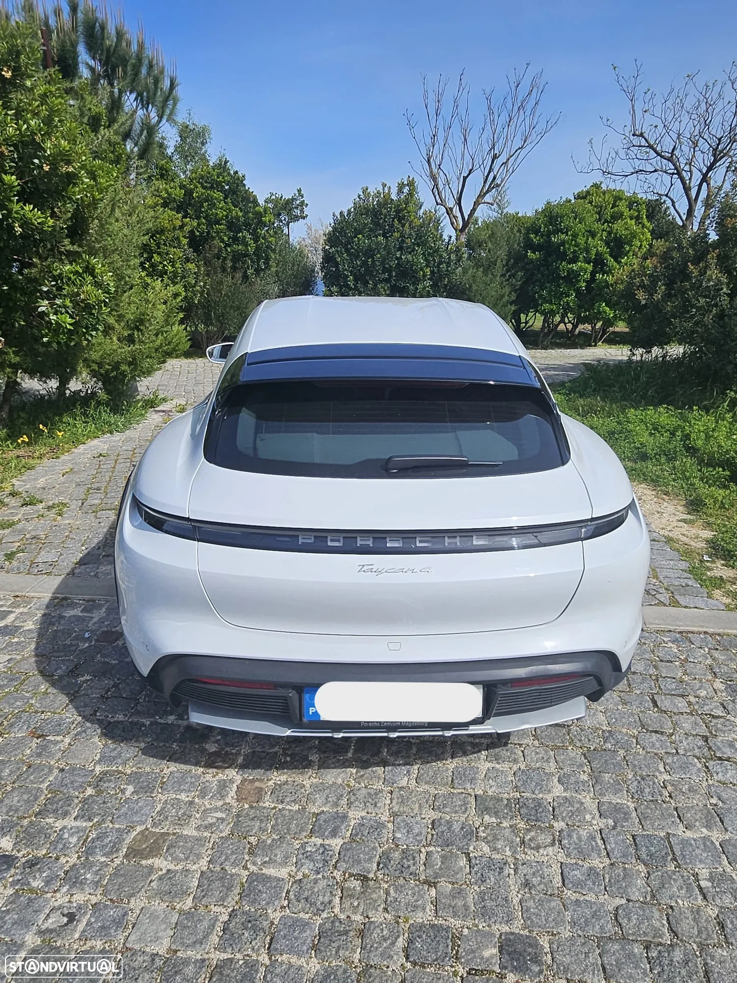 Porsche Taycan Cross Turismo 4 - 31