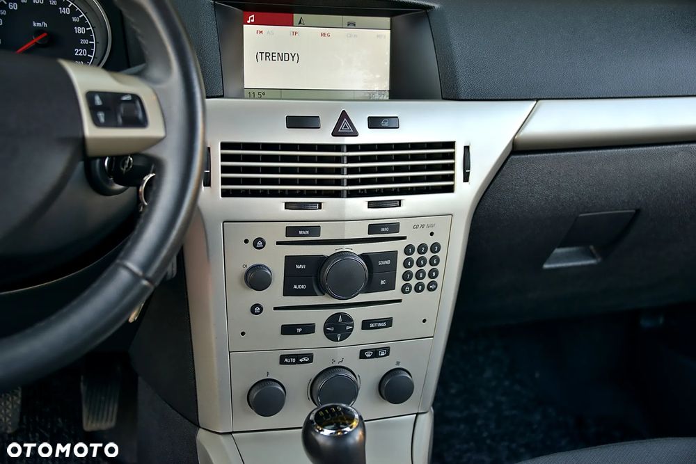 Opel Astra 1.9 CDTI Cosmo - 35