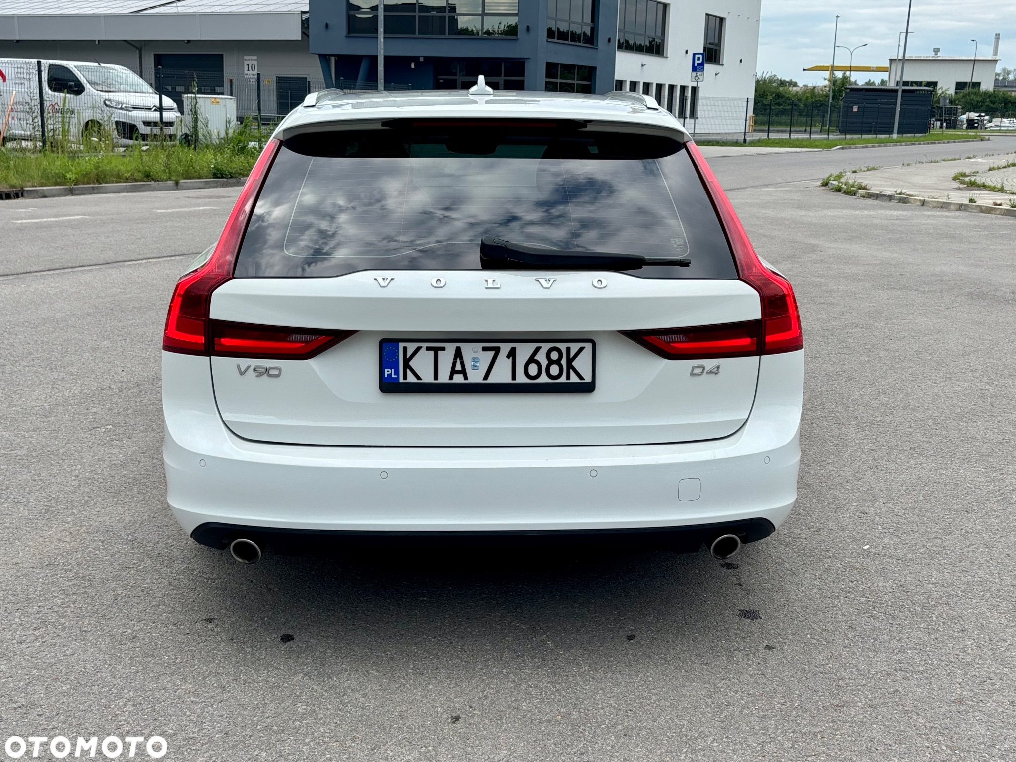 Volvo V90 D4 Momentum - 26