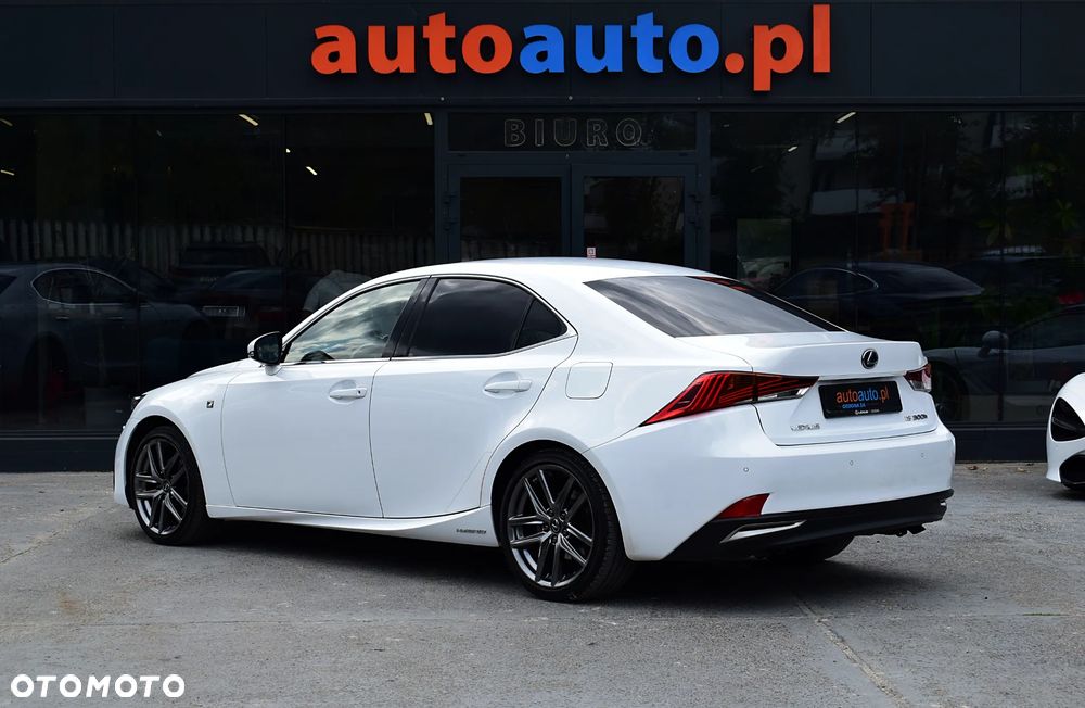 Lexus IS 300h F Sport Edition - 23