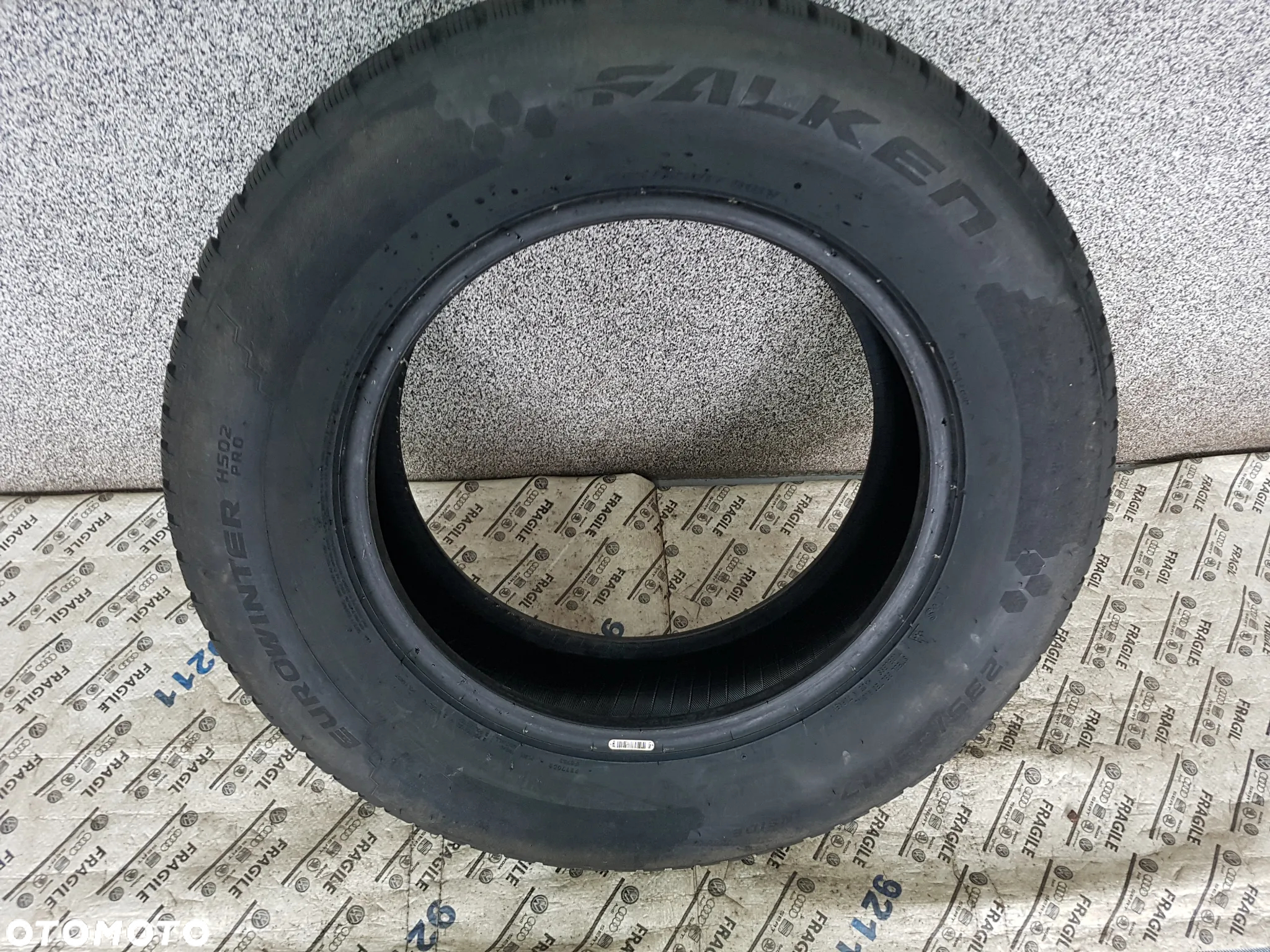 OPONA FALKEN EUROWINTER HS02PRO  235/65R17  235/65/17 - 13