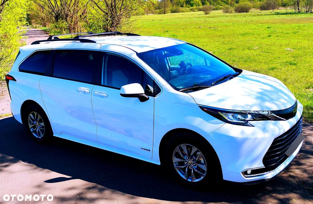 Toyota Sienna - 3