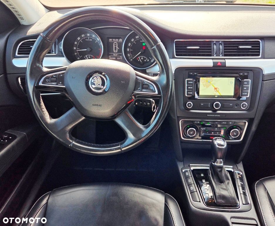 Skoda Superb 1.6 TDI Platinum DSG - 38