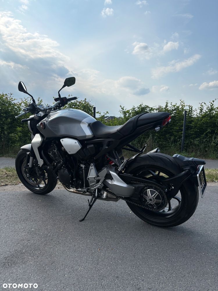 Honda CB - 3