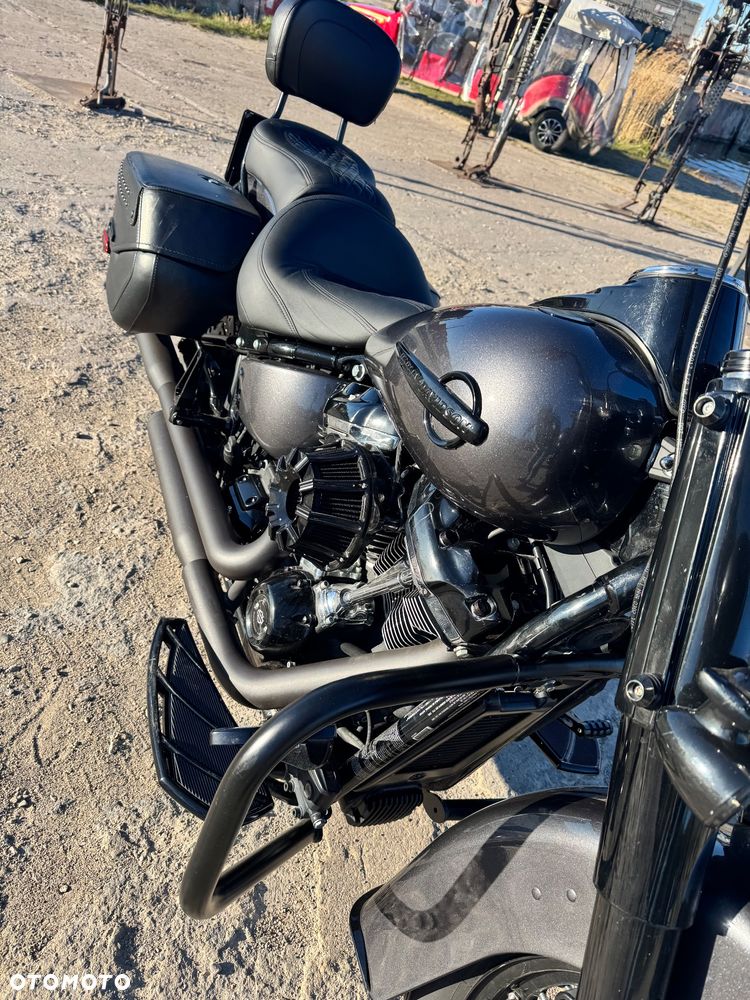 Harley-Davidson Softail Heritage Classic - 36