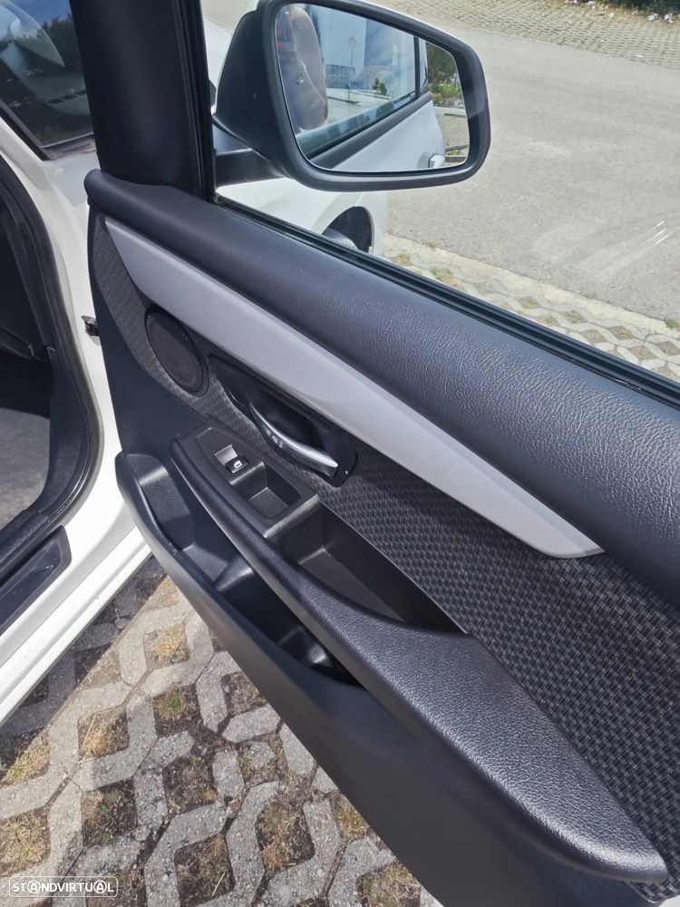 BMW 216 Active Tourer - 14