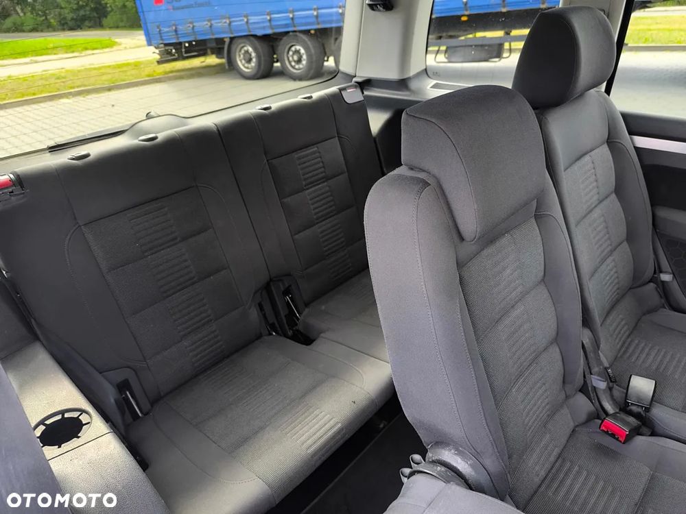 Volkswagen Touran 2.0 TDI DPF Highline - 17