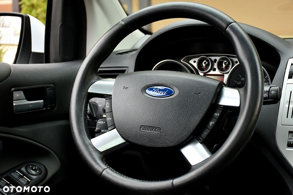 Ford Kuga 2.0 TDCi 4x4 Titanium - 15