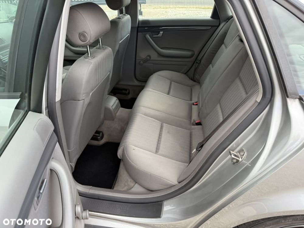 Audi A4 Limousine - 18