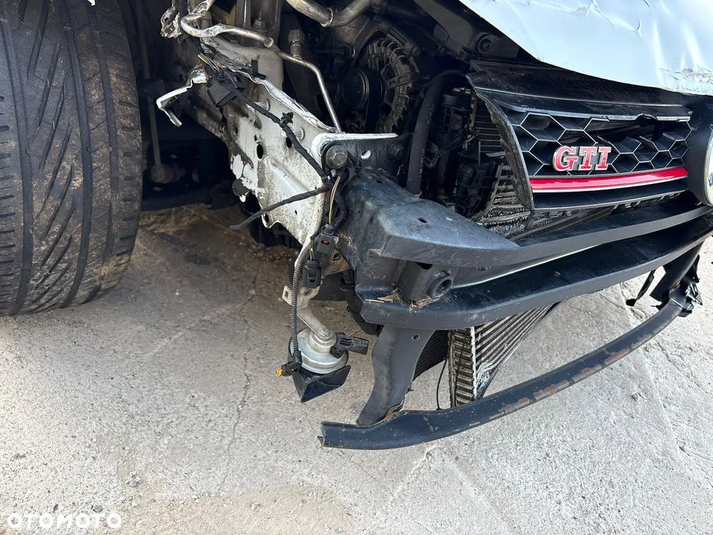 Volkswagen Golf GTI (BlueMotion Technology) DSG - 23