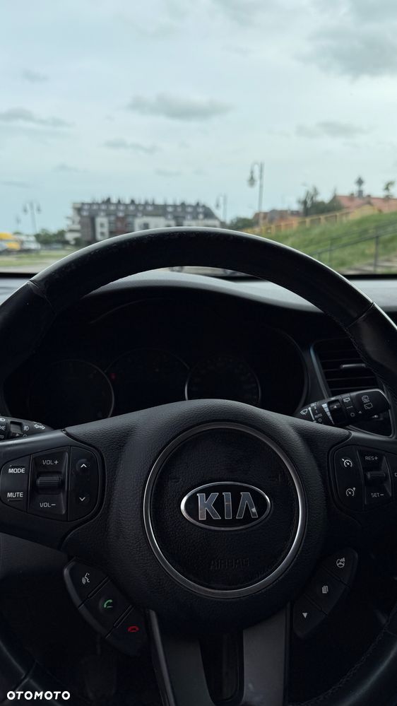 Kia Carens 1.7 CRDi XL 7os - 5
