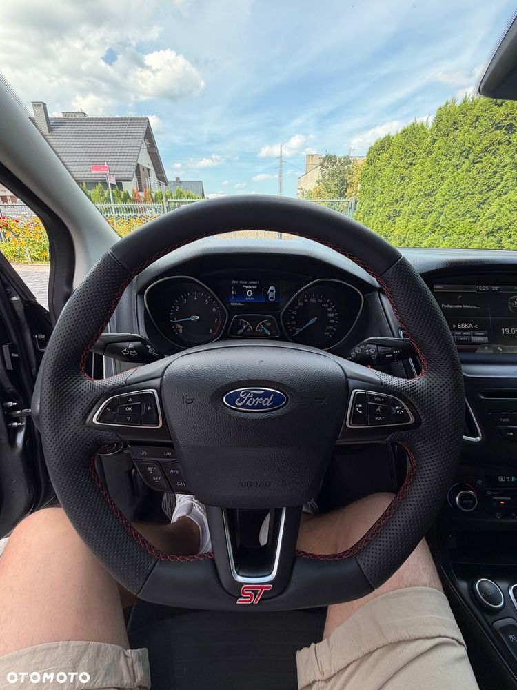 Ford Focus 1.5 EcoBoost Titanium ASS - 14