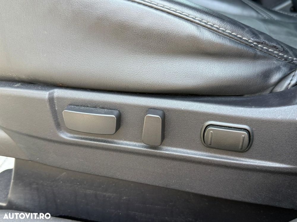 Mitsubishi Outlander - 21