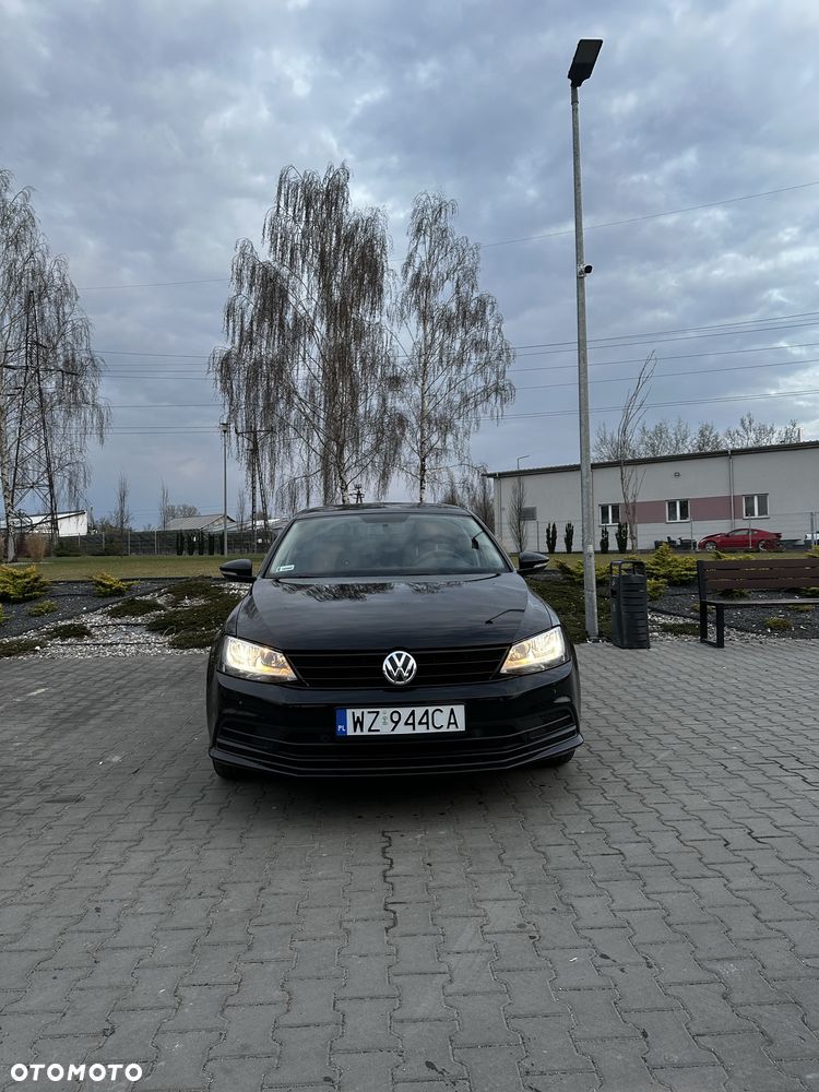 Volkswagen Jetta - 4