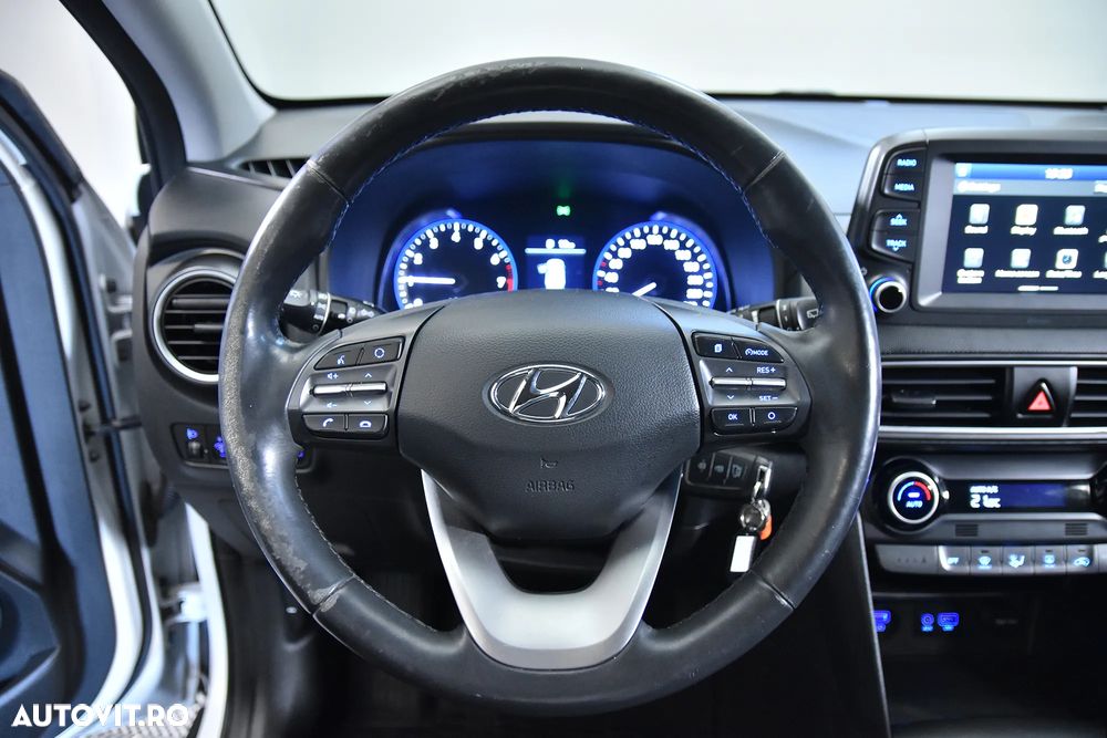 Hyundai KONA - 17
