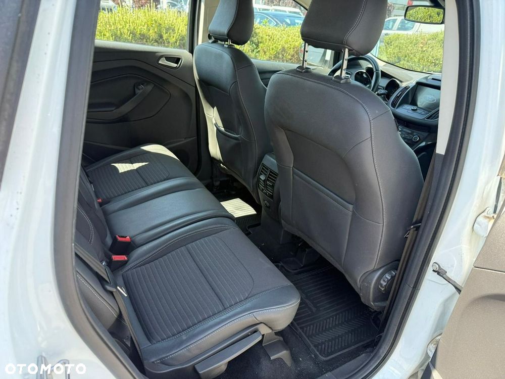Ford Kuga - 17