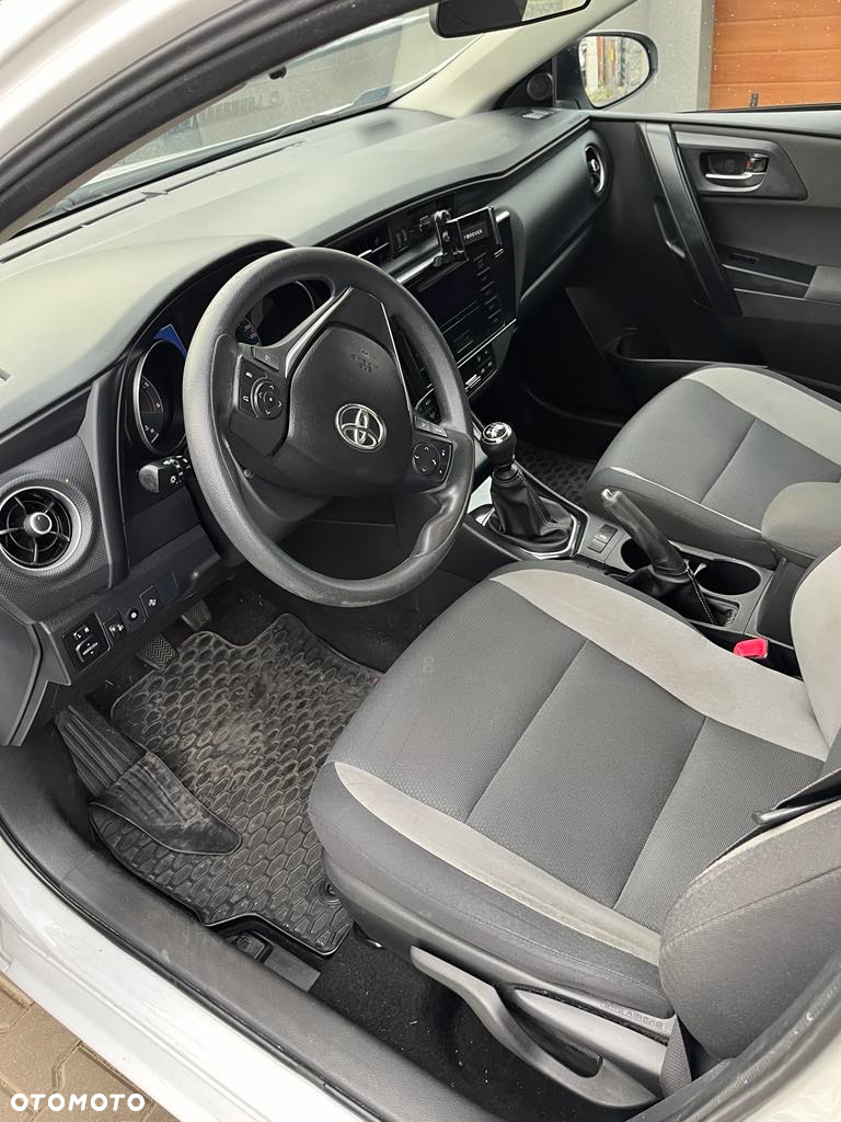 Toyota Auris 1.4 D-4D Active - 5