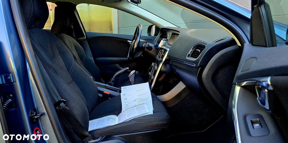 Volvo V40 T3 Kinetic - 27