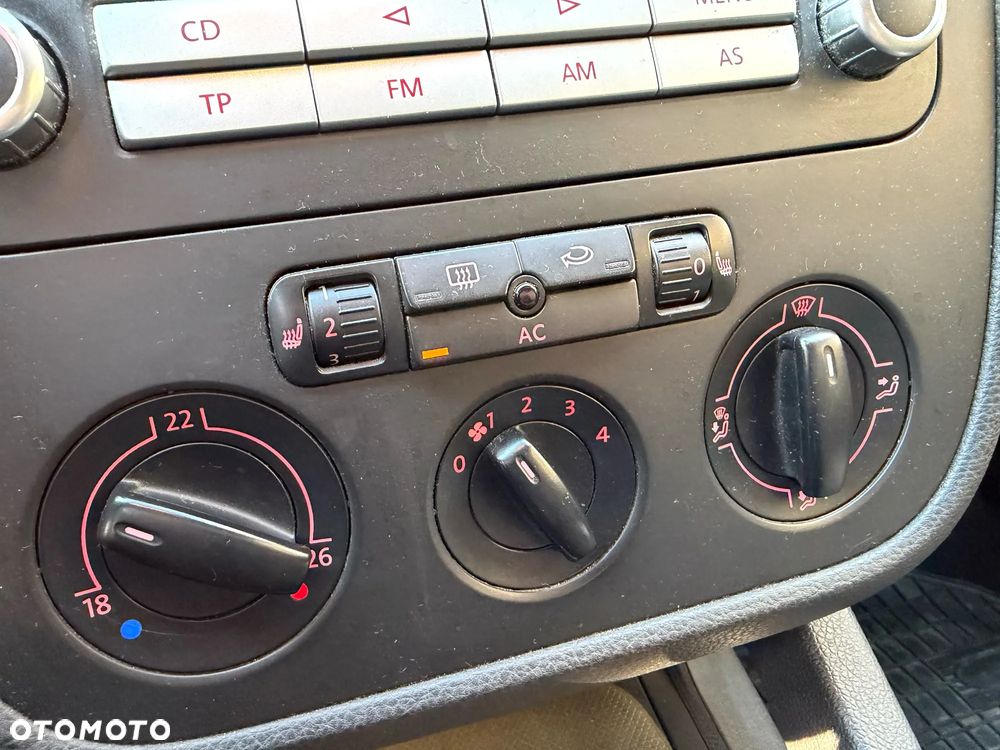 Volkswagen Golf 2.0 TDI Tour - 14