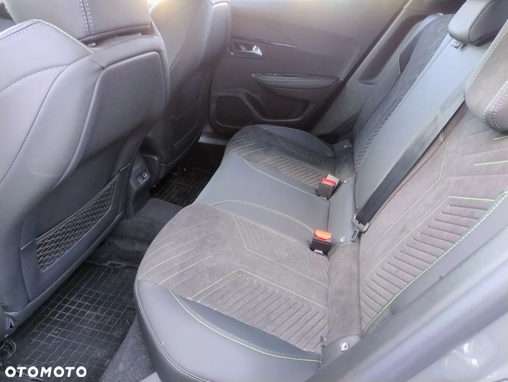 Peugeot 2008 PureTech mHEV GT E-DCS6 - 21