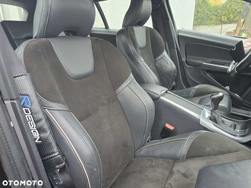 Volvo V60 D2 Drive-E R-Design Momentum - 15