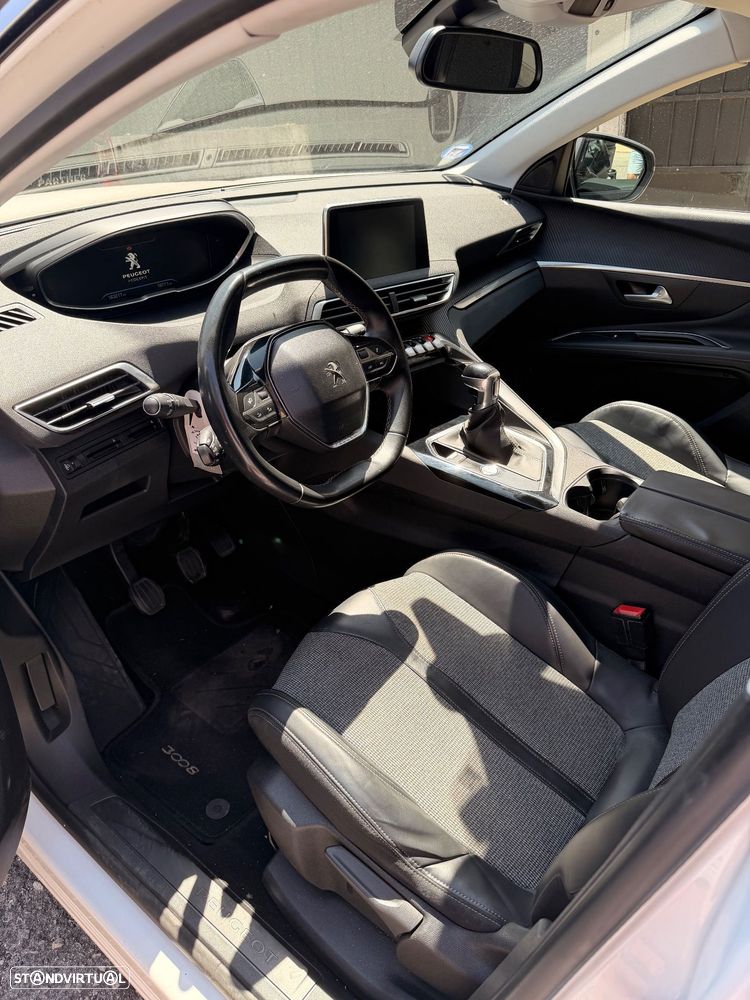 Peugeot 3008 1.6 BlueHDi Allure — fotografia 8