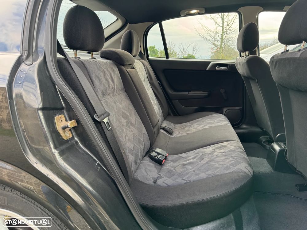 Opel Astra 1.2 Club - 23