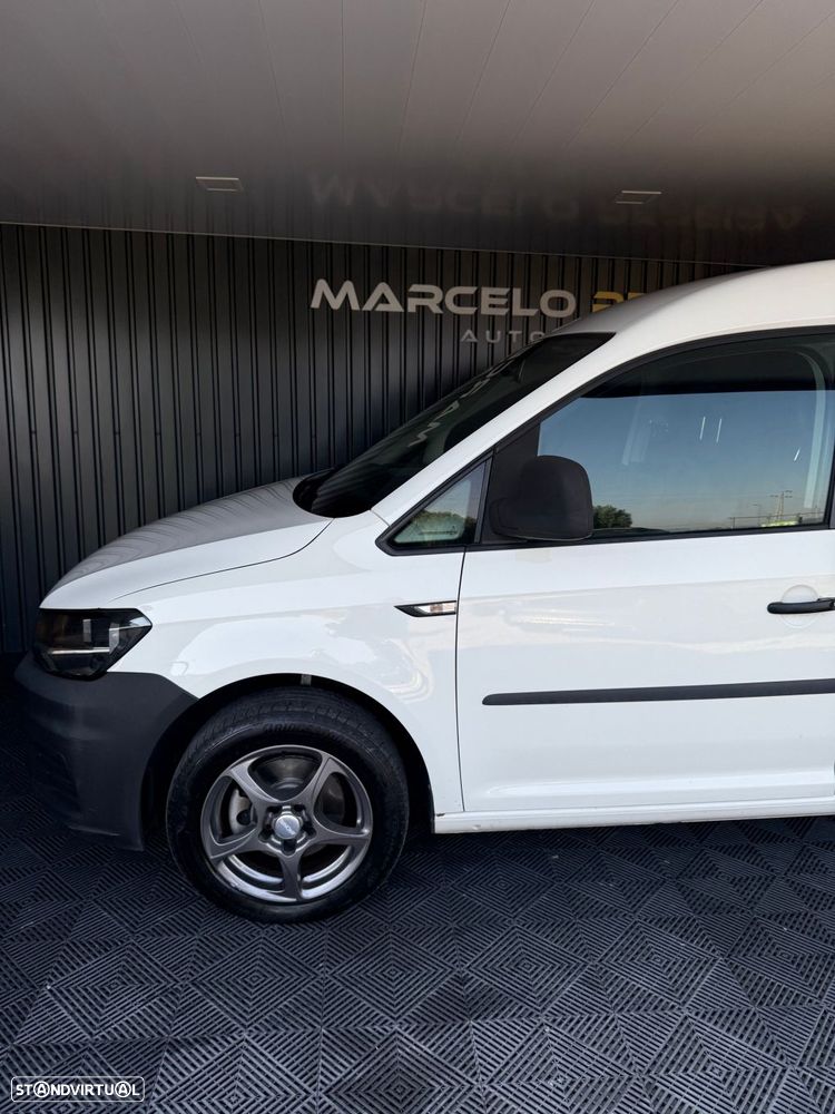 VW Caddy 1.6 TDi BlueMotion - 9