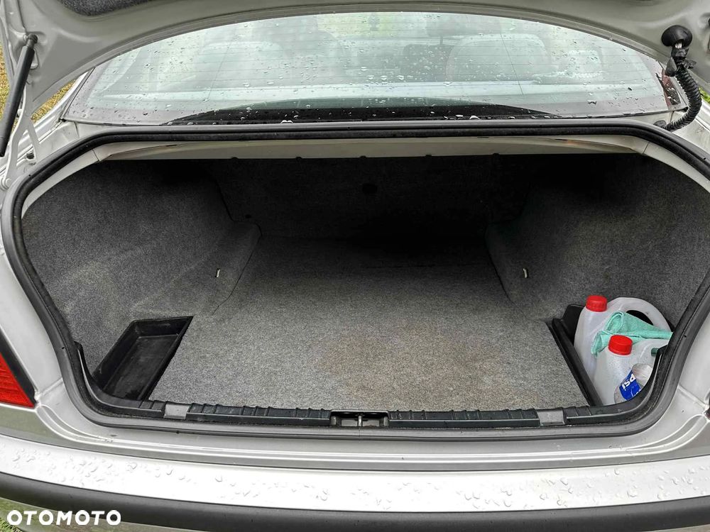 BMW Seria 3 318i - 7