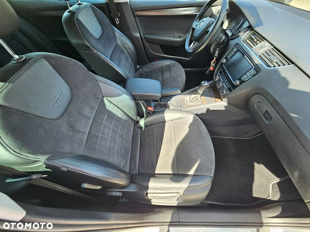 Skoda Octavia 2.0 TDI 4x4 DSG Scout - 38