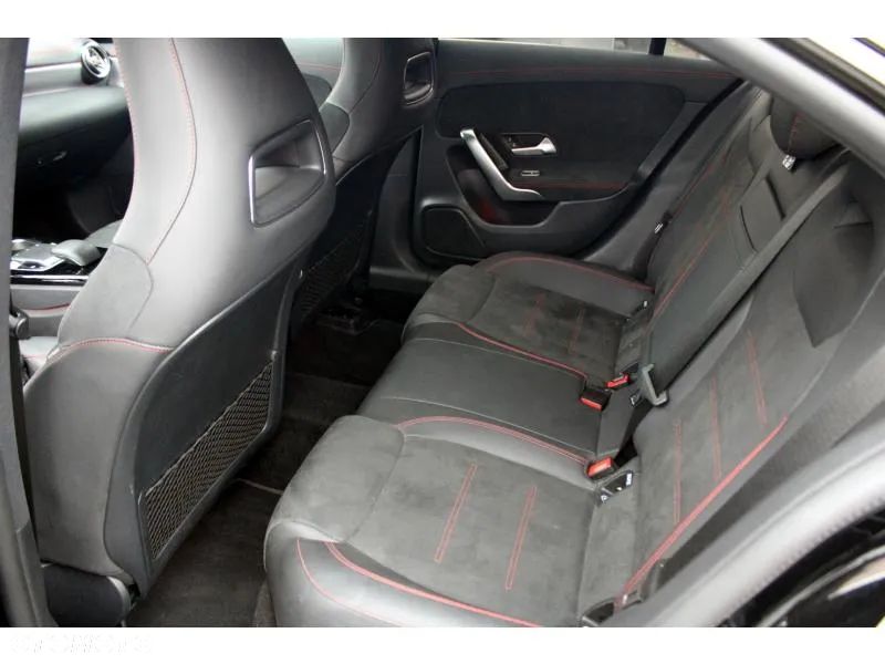 Mercedes-Benz CLA 250 4-Matic 7G-DCT - 11