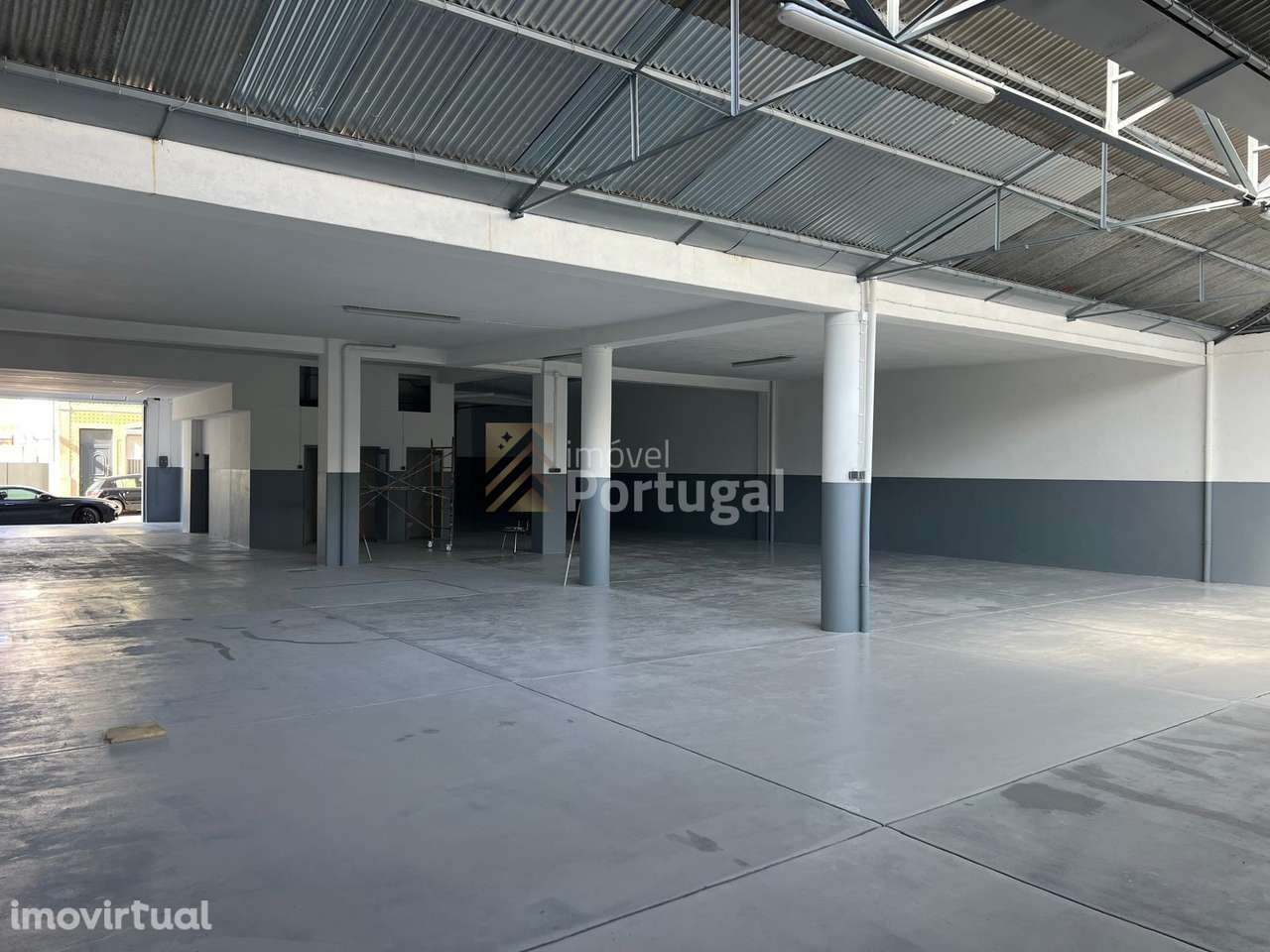 Loja/Pavilhão com 700m² na zona da CONSTITUIÇÃO - Grande imagem: 2/9