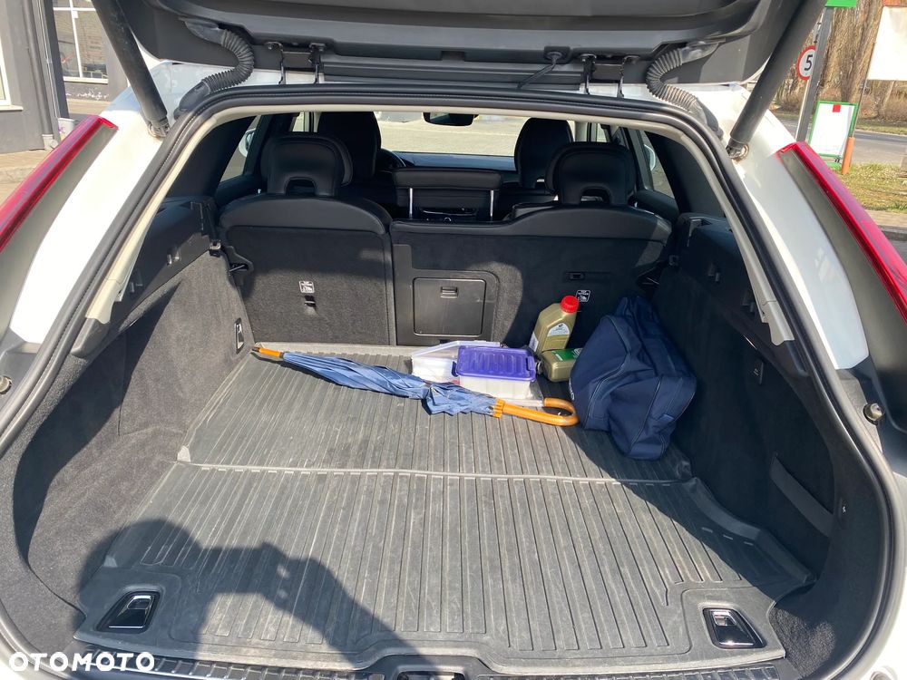 Volvo V90 D5 AWD Momentum - 10