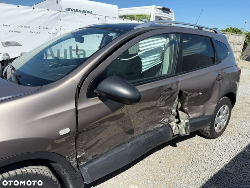 Nissan Qashqai+2 2.0 Visia - 25