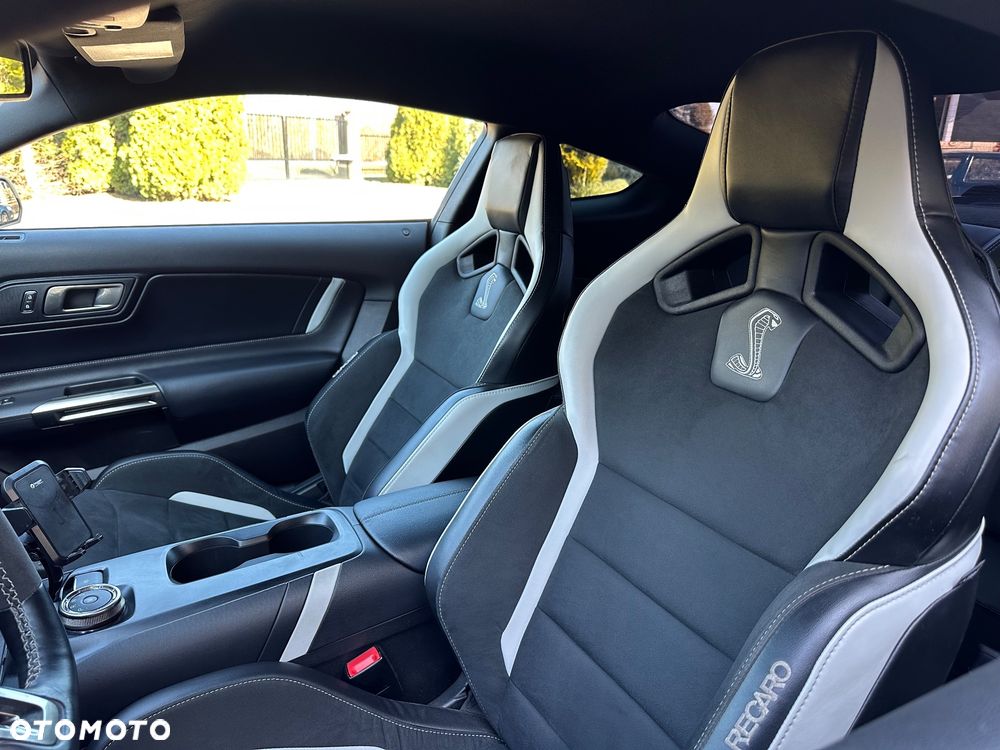 Ford Mustang - 7