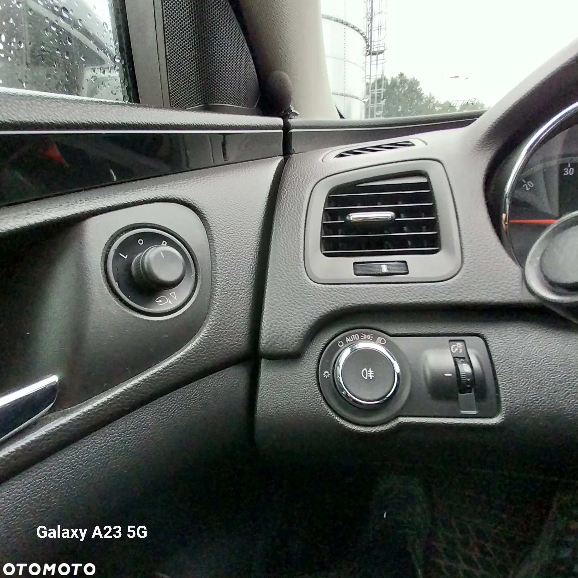 Opel Insignia 2.0 CDTI - 19