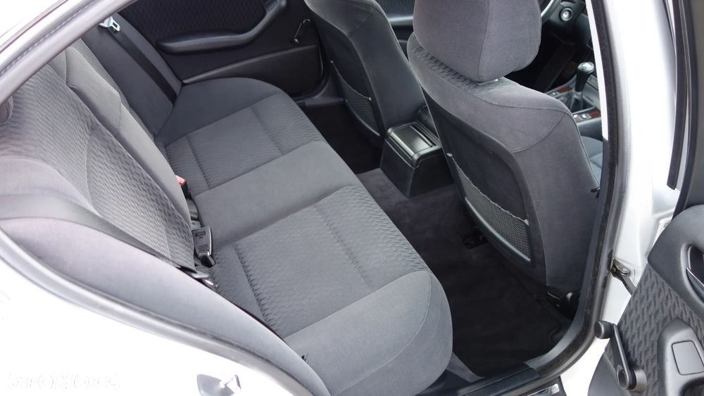 BMW Seria 3 320i - 15