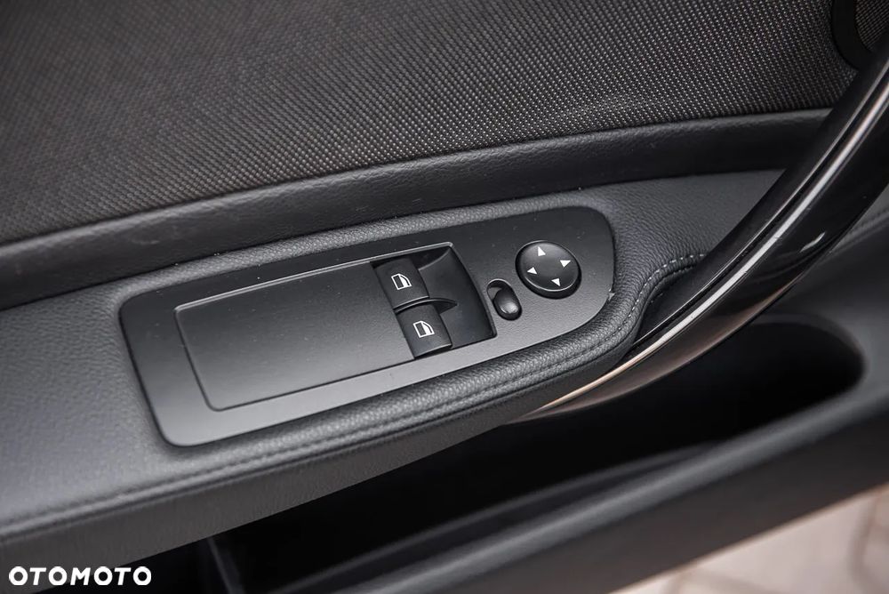 BMW Seria 1 - 16