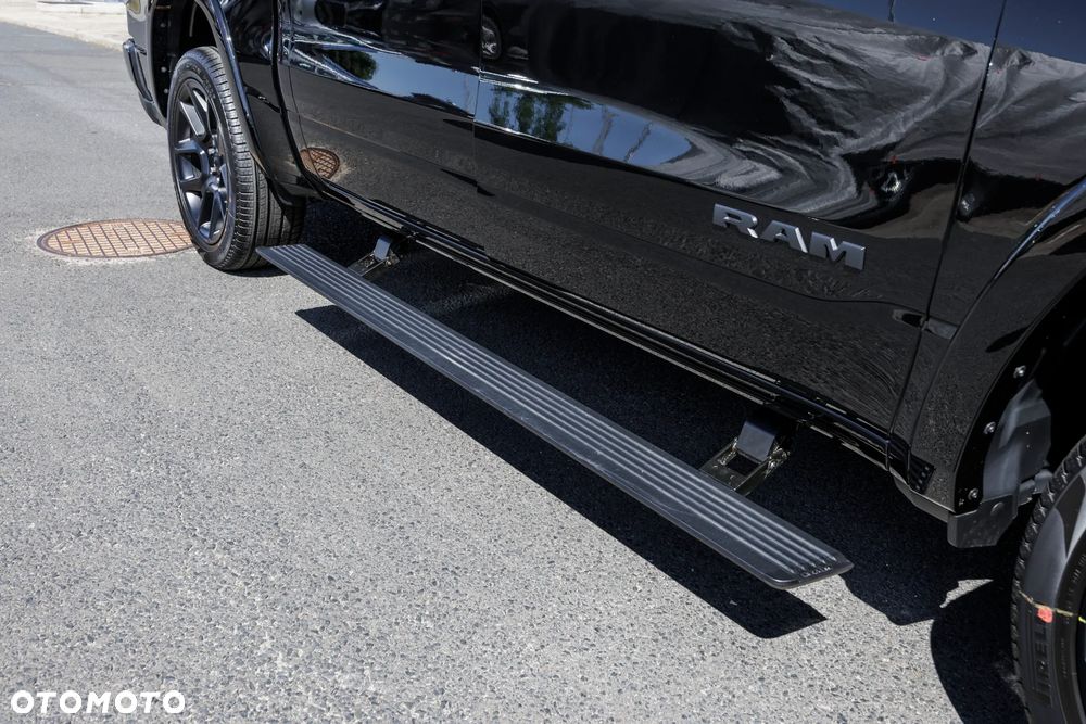 RAM 1500 Laramie Night Premium - 15