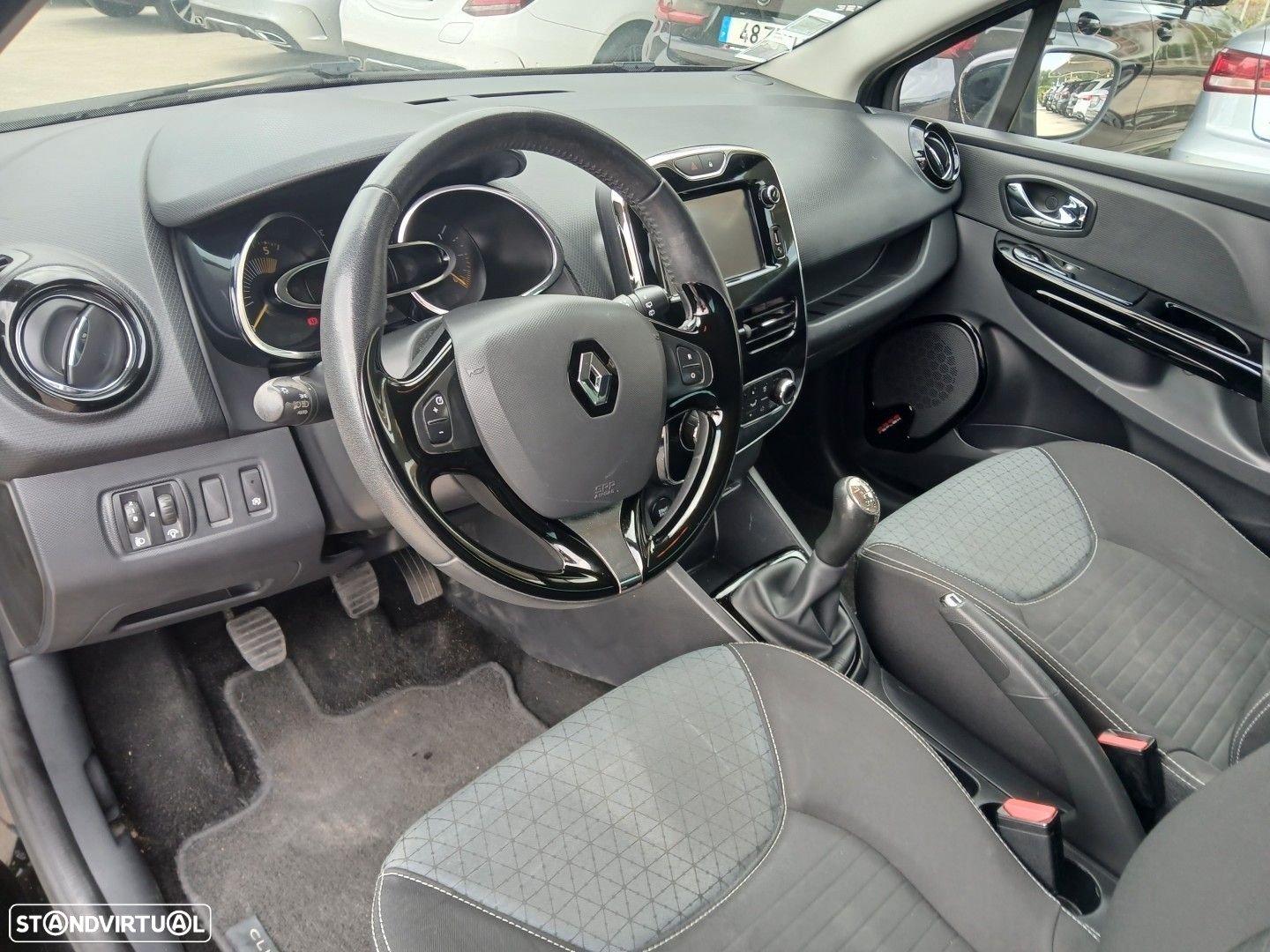 Renault Clio - 18