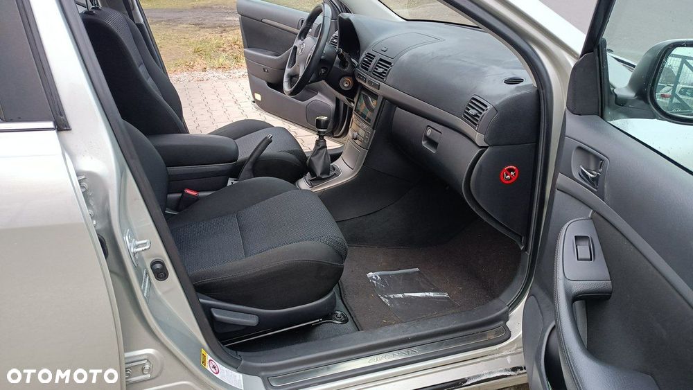 Toyota Avensis - 19