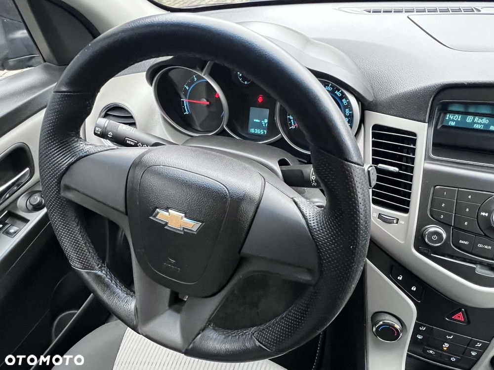 Chevrolet Cruze 1.6 LT - 10