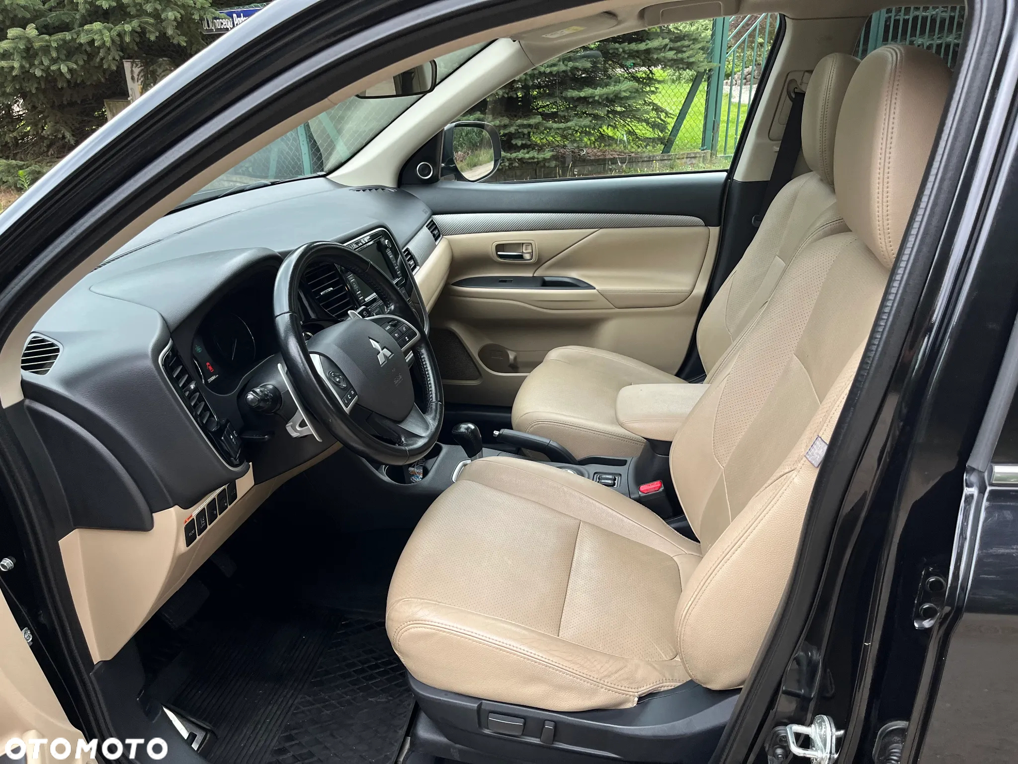Mitsubishi Outlander - 9