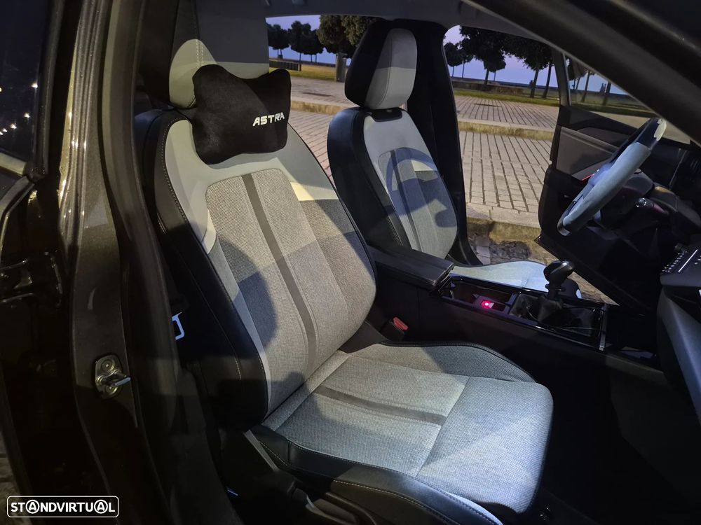 Opel Astra 1.2 T Elegance - 35