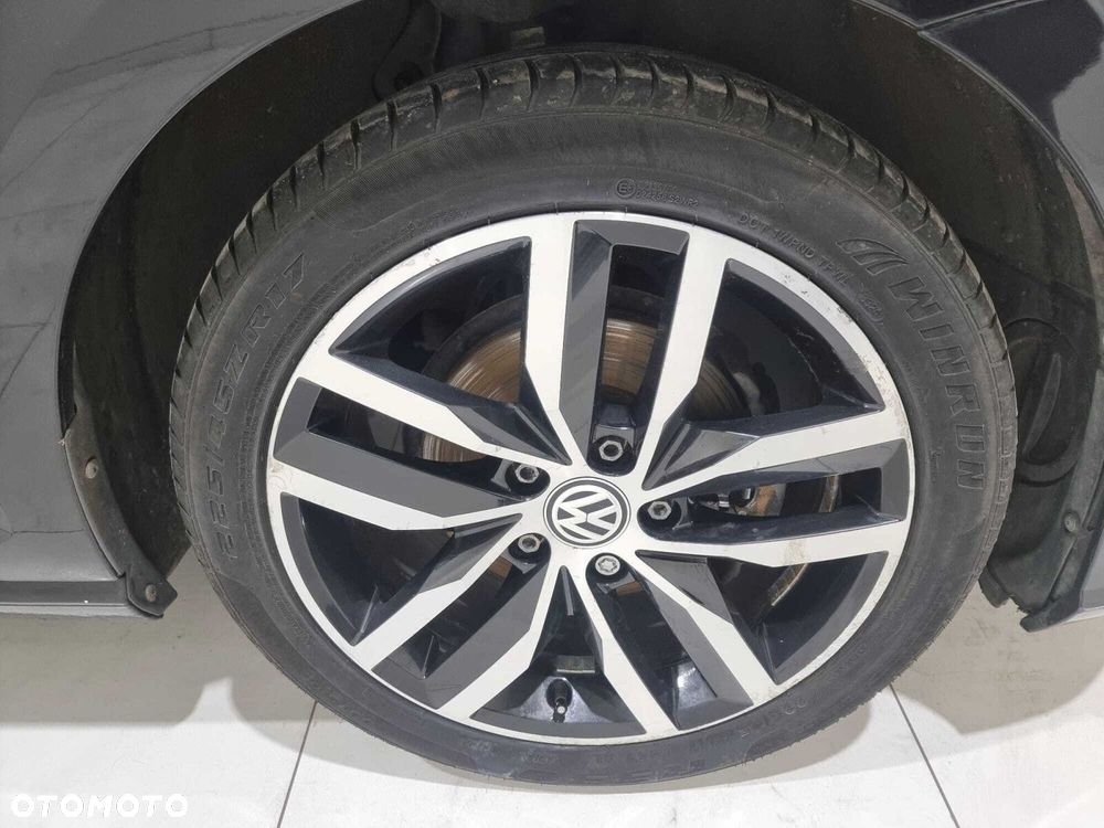 Volkswagen Golf - 27