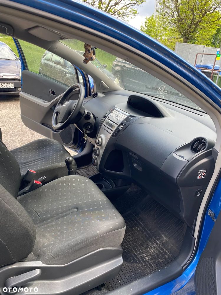 Toyota Yaris 1.0 VVT-i - 15