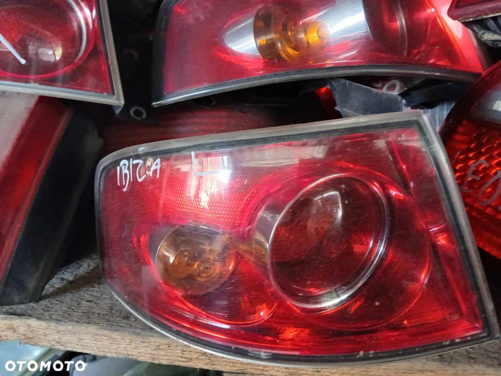Seat Ibiza III Lampy tylne prawa, lewa  w błotnik - 1
